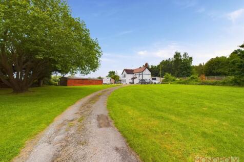Hafod, Ruabon, Wrexham 3 bed detached house for sale