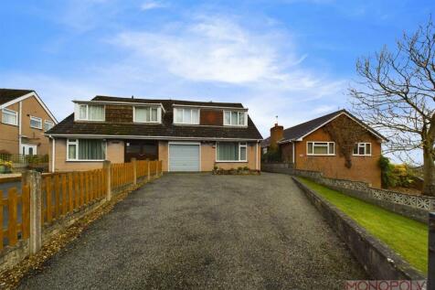 3 bedroom semi-detached bungalow for sale