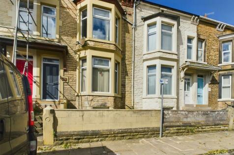 8 bedroom terraced house for sale
