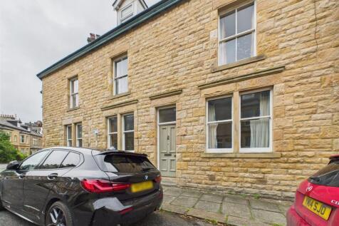 Ashfield Avenue, Lancaster 7 bed end of terrace house for sale