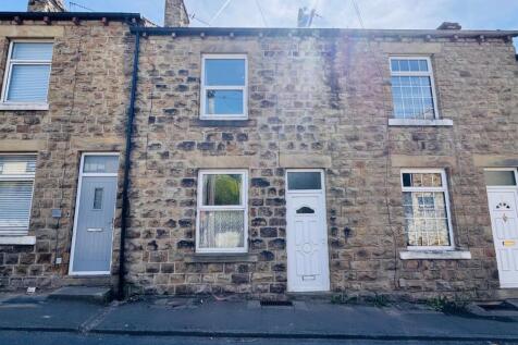 Tithe Barn Street, Wakefield WF4 2 bed terraced house for sale