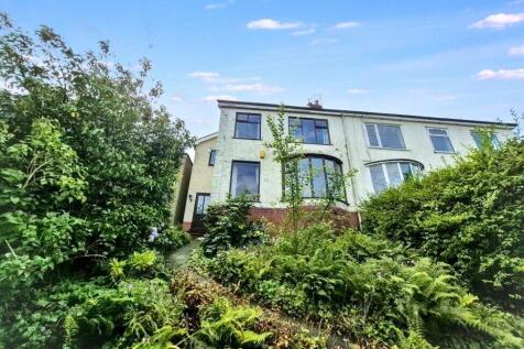 Royal Oak Avenue, Blackburn... 4 bed semi