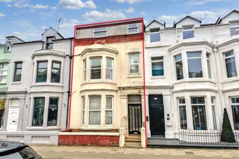 Hull Road, Blackpool, Lancashire, FY1 8 bed terraced house for sale