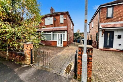 Stott Road, Chadderton, Oldham... 3 bed semi