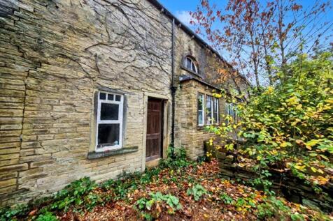 Heath Road, Halifax, West Yorkshire, HX3 End of terrace house for sale