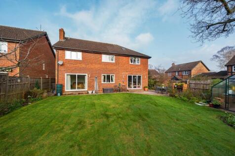 6 bedroom house for sale
