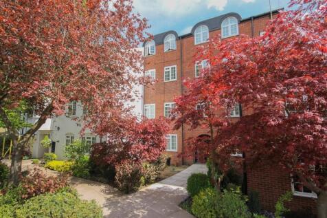 Tatton Court, King Street, Knutsford 2 bed penthouse for sale