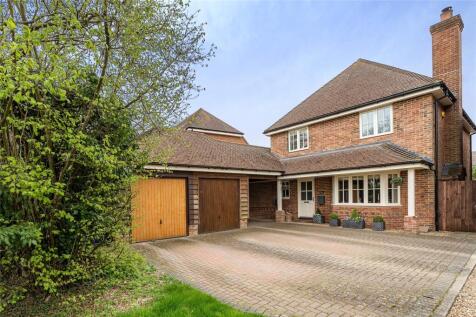 Innkeepers Court, Longwick, Princes... 4 bed detached house for sale