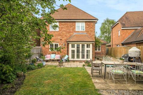 Innkeepers Court, Longwick, Princes... 4 bed detached house for sale