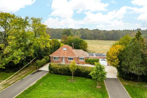 Horsleys Green, High Wycombe... 3 bed bungalow for sale