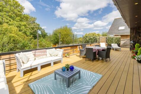 2 bedroom detached house for sale