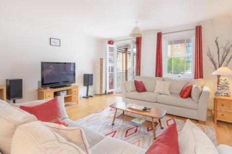 3 bedroom town house for sale