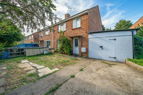 Hawkins Way, Wootton, Abingdon 3 bed semi