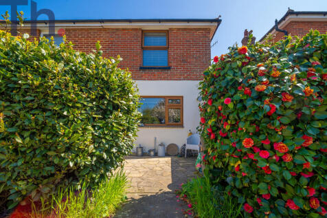 2 bedroom semi-detached house for sale