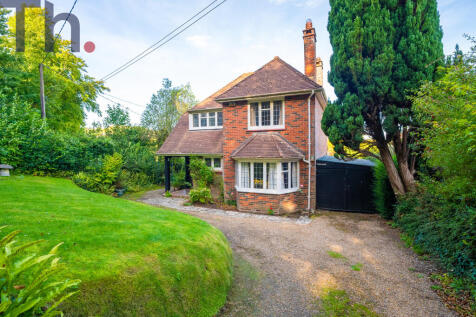 Carisbrooke, Newport PO30 3 bed detached house for sale