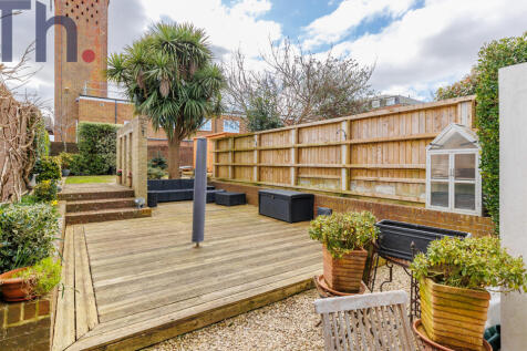 Newport PO30 4 bed townhouse for sale
