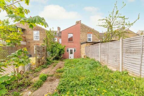 4 bedroom terraced house for sale