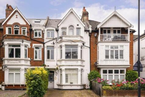 3 bedroom flat for sale