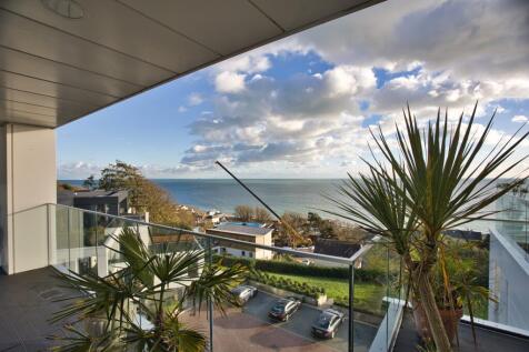 3 bedroom flat for sale