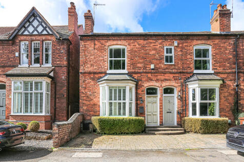 3 bedroom town house for sale