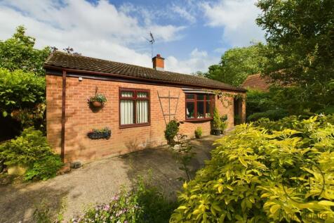 2 bedroom detached bungalow for sale