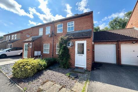 Fisher Close, Barton Le Clay... 2 bed semi