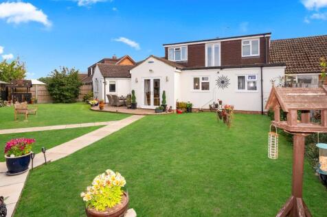 Tythe Close, Flitwick, MK45 1LE 5 bed bungalow for sale