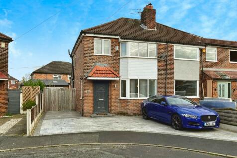 3 bedroom semi-detached house for sale