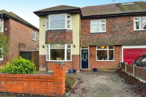 4 bedroom semi-detached house for sale