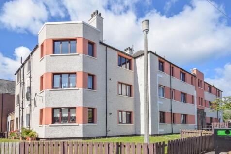 3 bedroom flat for sale