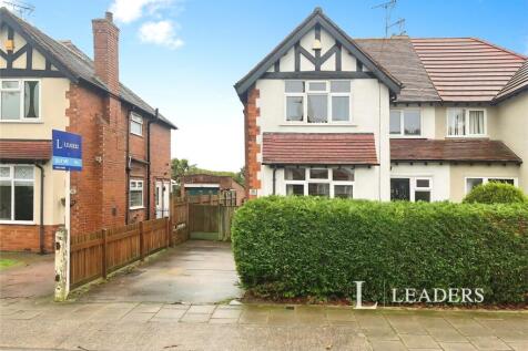 3 bedroom semi-detached house for sale