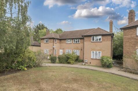 York Road, Northwood, Middlesex 2 bed apartment for sale