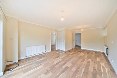 Meadowbank, Watford, Hertfordshire 4 bed detached house for sale