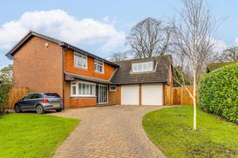 5 bedroom detached house for sale