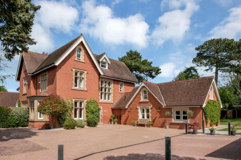 6 bedroom semi-detached house for sale