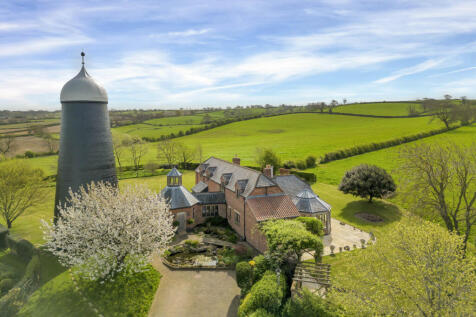 3 bedroom country house for sale
