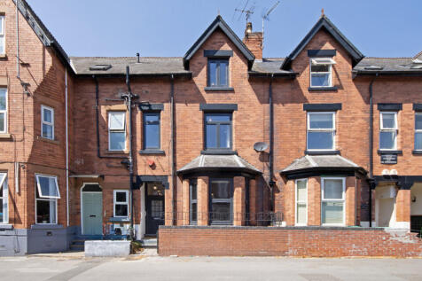 4 bedroom terraced house for sale