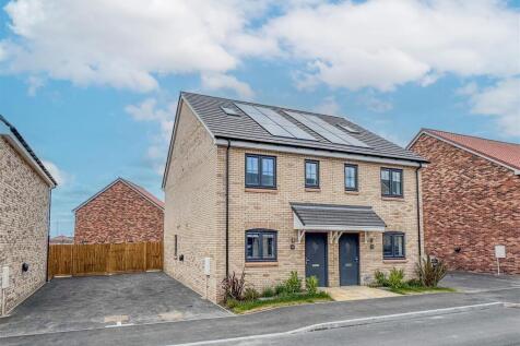 2 bedroom semi-detached house for sale