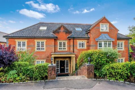 St. Monicas Road, Kingswood 2 bed apartment for sale