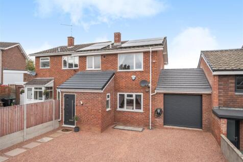 3 bedroom semi-detached house for sale