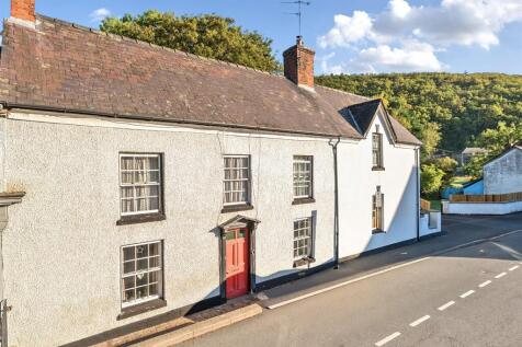 6 bedroom semi-detached house for sale