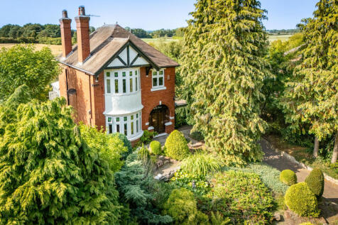 Wellington Road, Muxton, Telford 3 bed detached house for sale