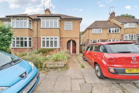 2 bedroom maisonette for sale