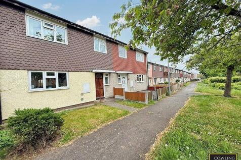 Longmead, Pitsea, Basildon 3 bed terraced house for sale