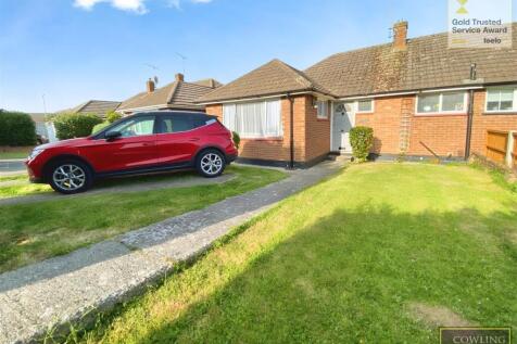 2 bedroom semi-detached bungalow for sale