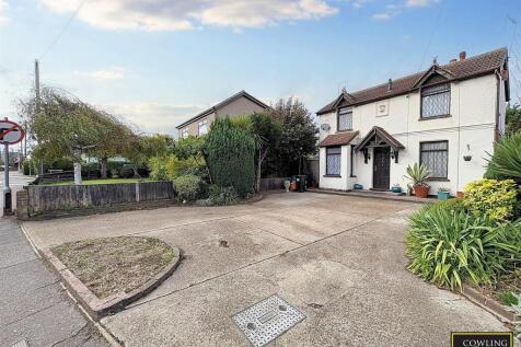 Runwell Road, Wickford 3 bed detached house for sale