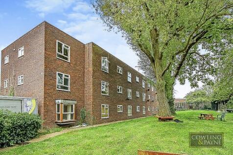 Southend Road, Wickford 1 bed flat for sale