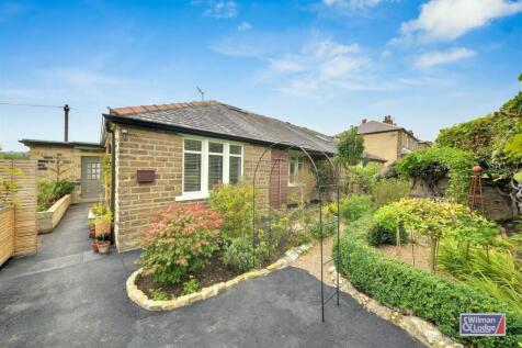 2 bedroom semi-detached bungalow for sale