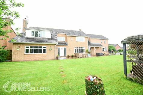 5 bedroom detached house for sale