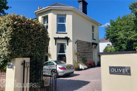 5 bedroom semi-detached house for sale